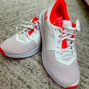 Under Armour Tennis Shoes 8.5 US